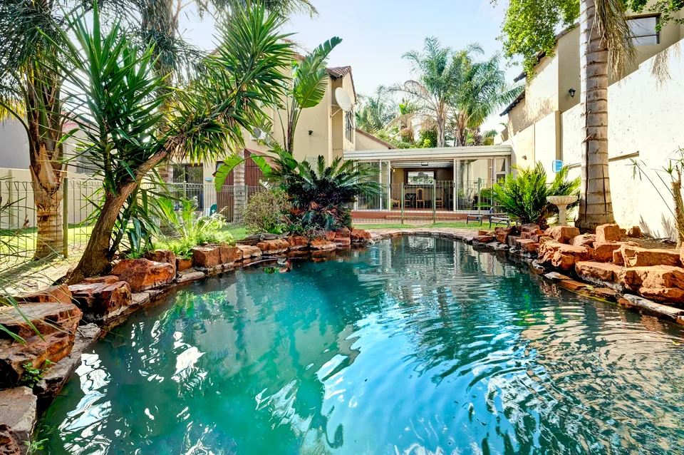 5 Bedroom Cluster Home For Sale in Morgans Creek, Radiokop /<br/>Strubens Valley, Roodepoort