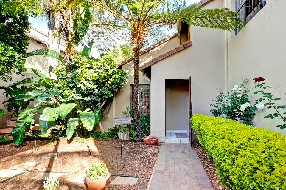 5 Bedroom Cluster Home For Sale in Morgans Creek, Radiokop /<br/>Strubens Valley, Roodepoort