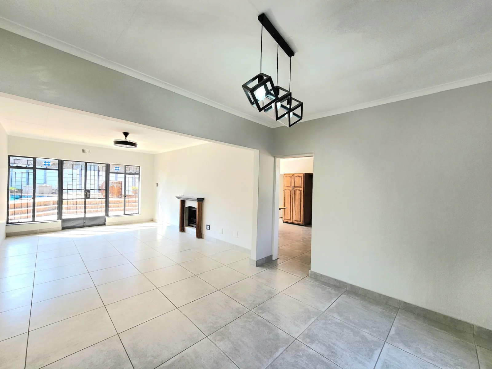 Beautifully Renovated Family Home with Endless Potential in Quiet Goedeburg