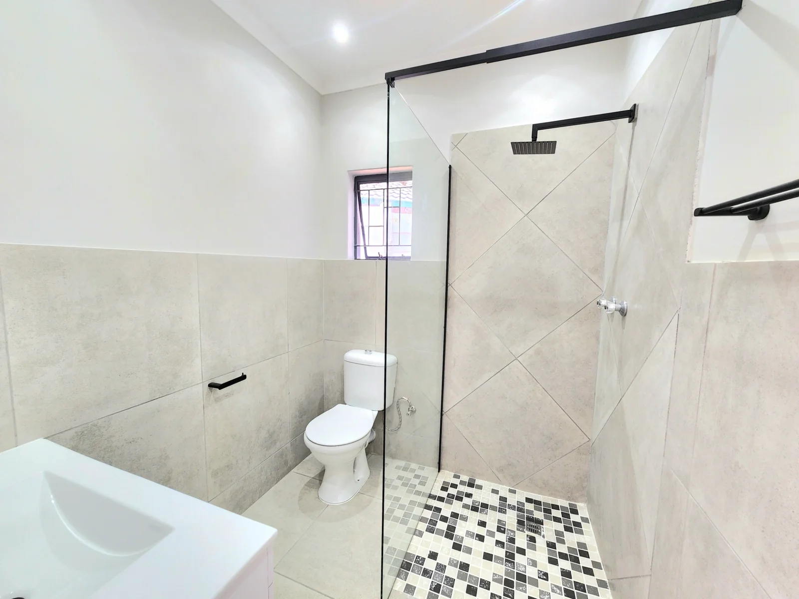 Beautifully Renovated Family Home with Endless Potential in Quiet Goedeburg