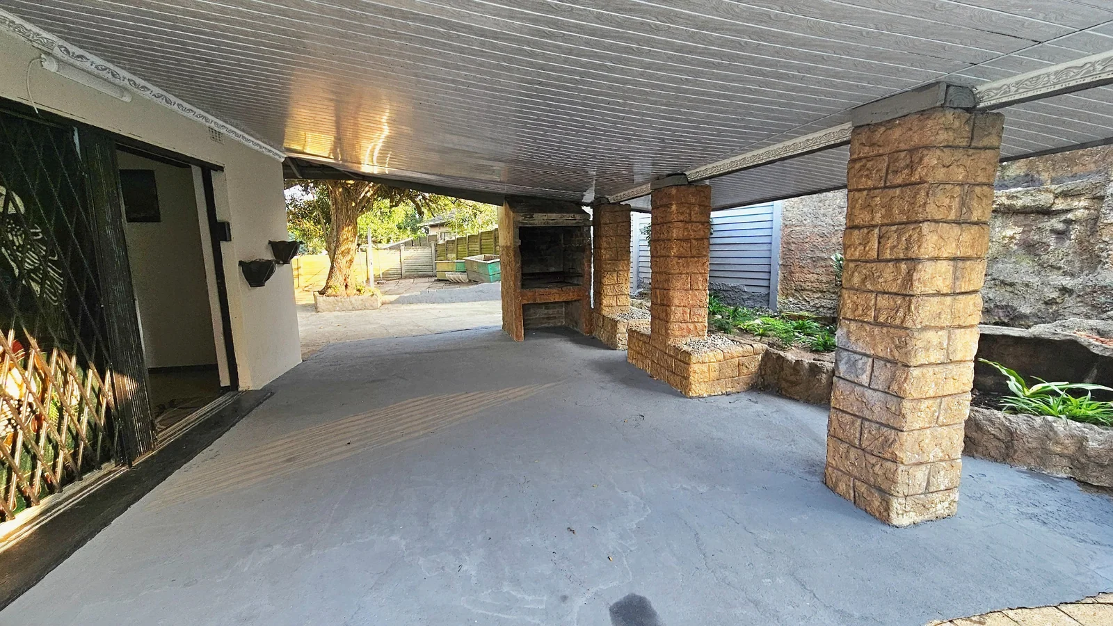Spacious Family Home with Flatlet