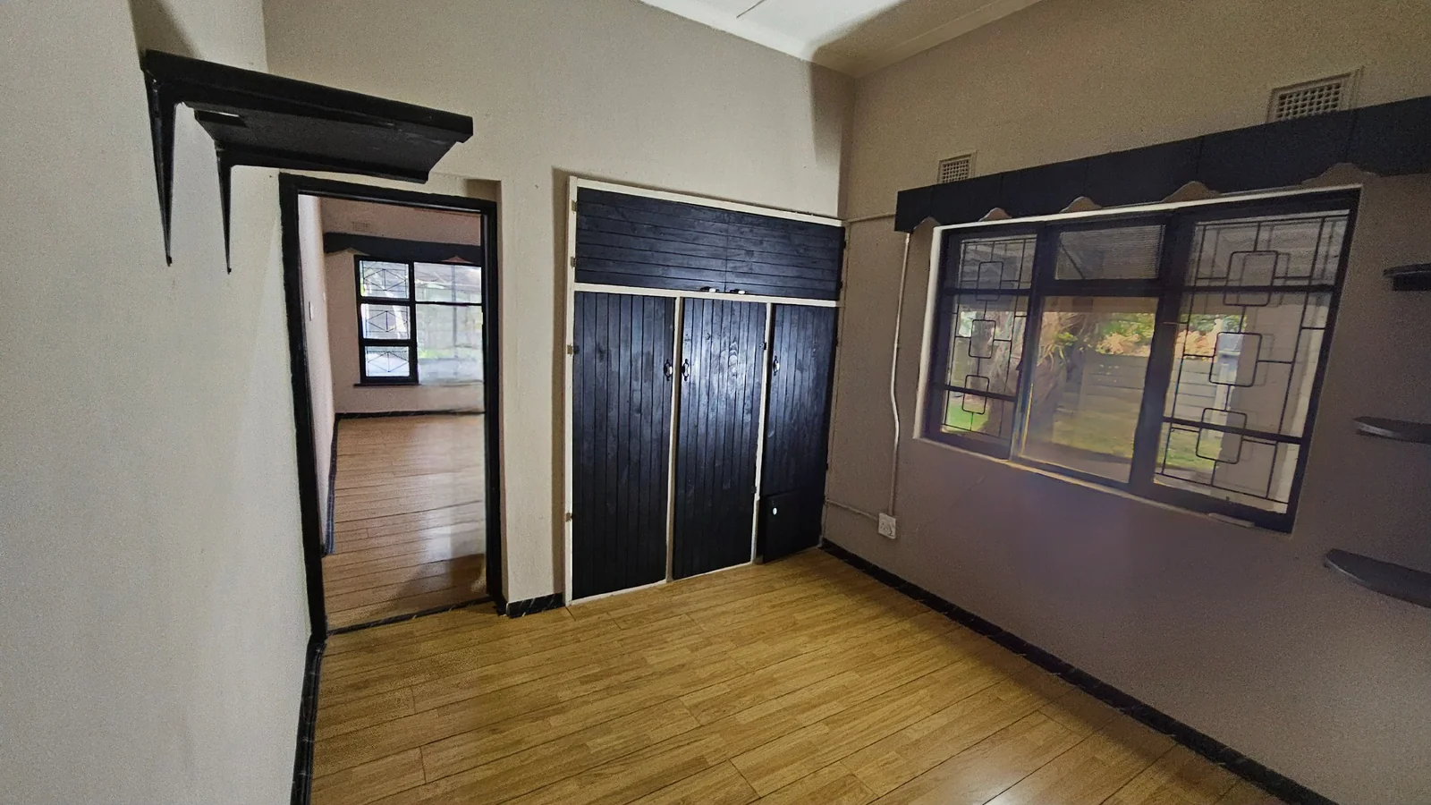 Spacious Family Home with Flatlet