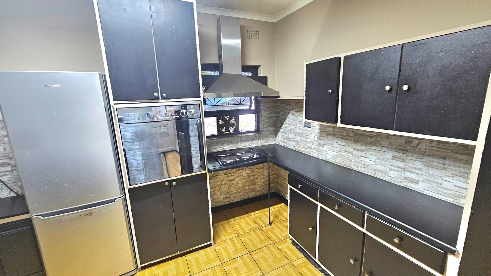 Spacious Family Home with Flatlet