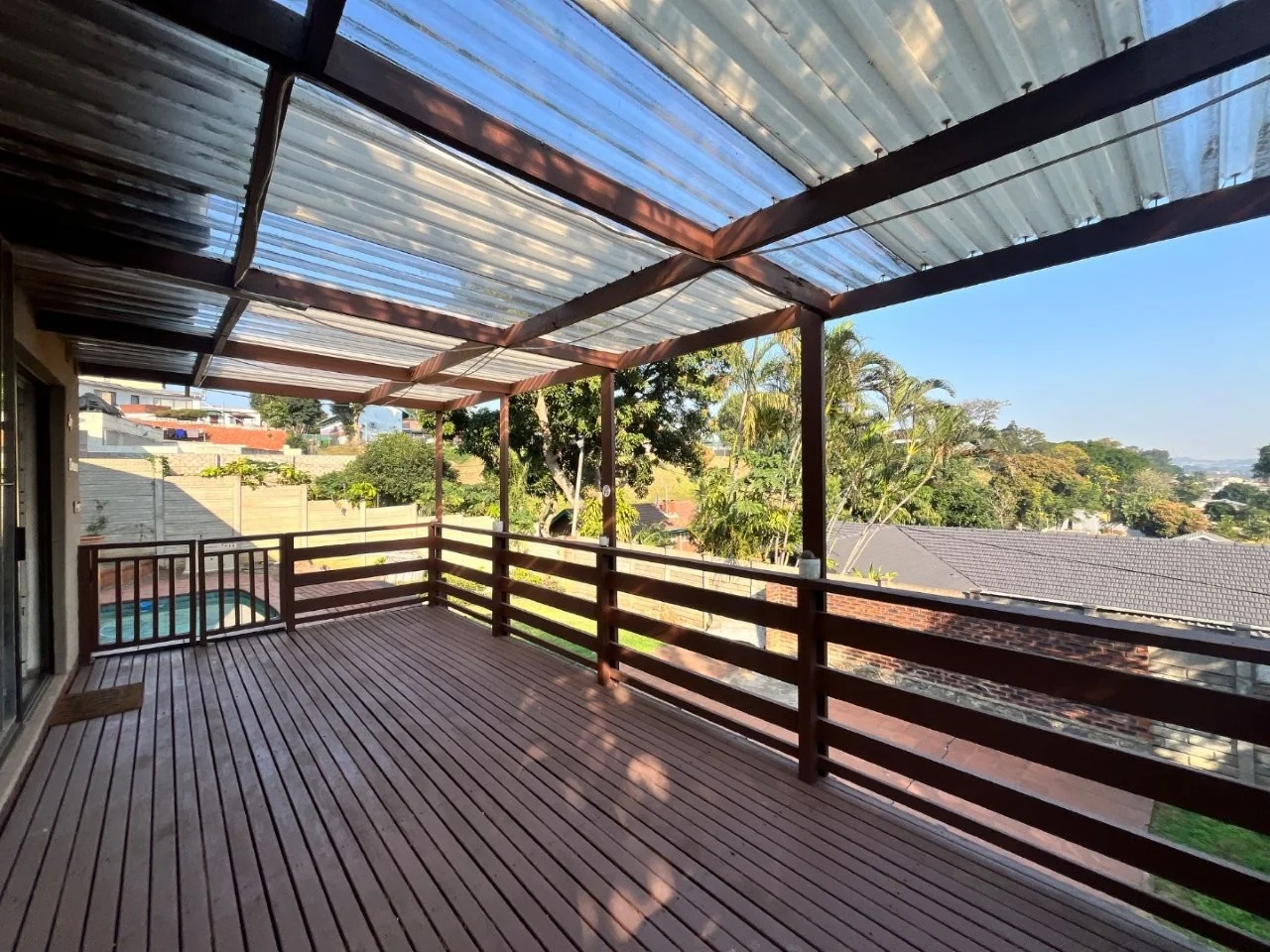 3 Bedroom house with swimming pool in Glenmore