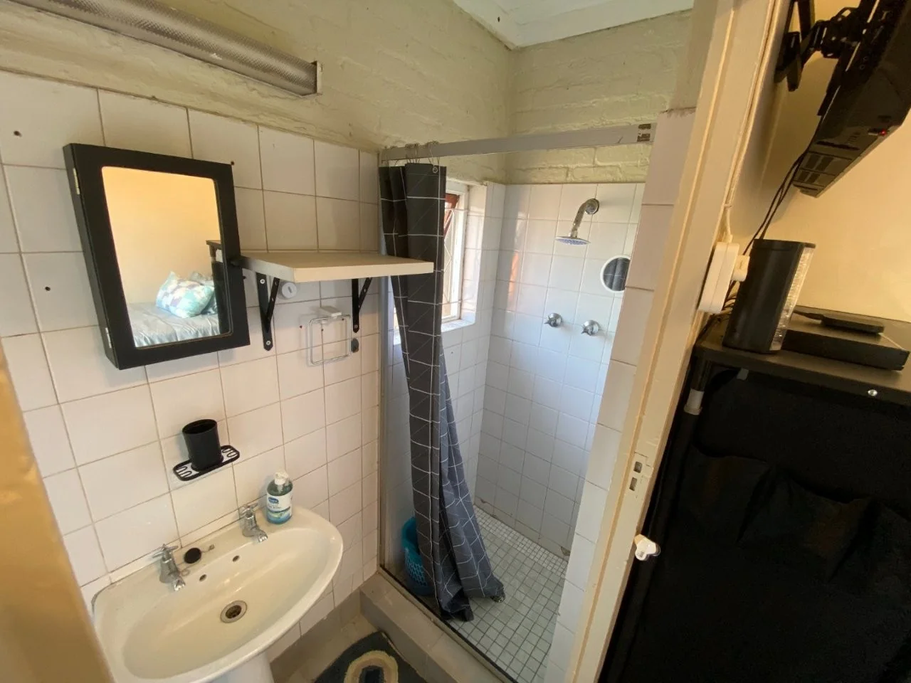 3 Bedroom house with swimming pool in Glenmore