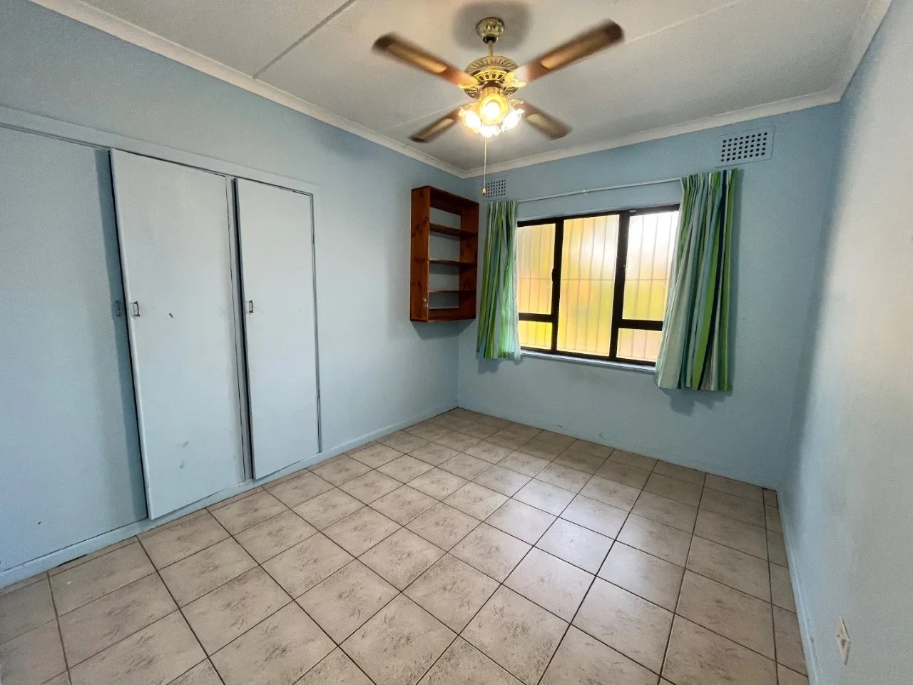 3 Bedroom house with swimming pool in Glenmore