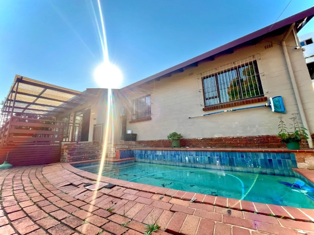 3 Bedroom house with swimming pool in Glenmore