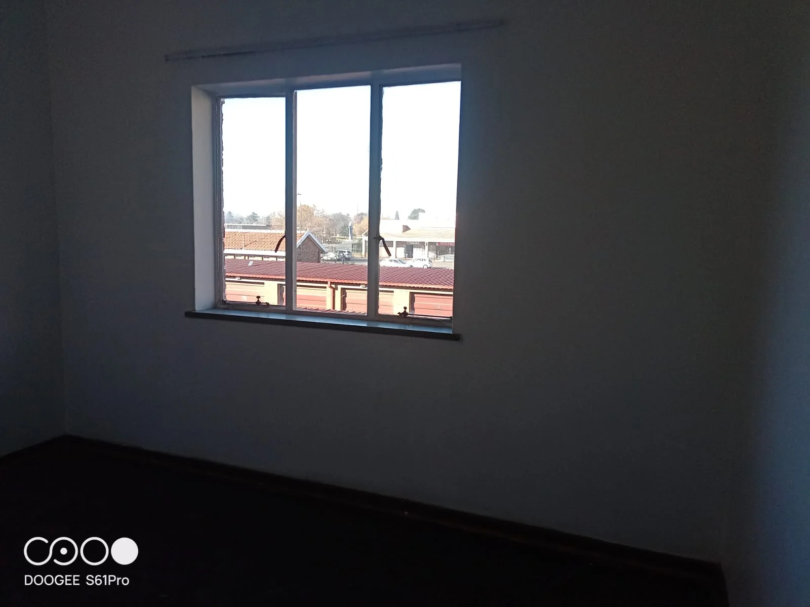 Sunny & secure 2 bedroomed Apartment for sale in Three Rivers.