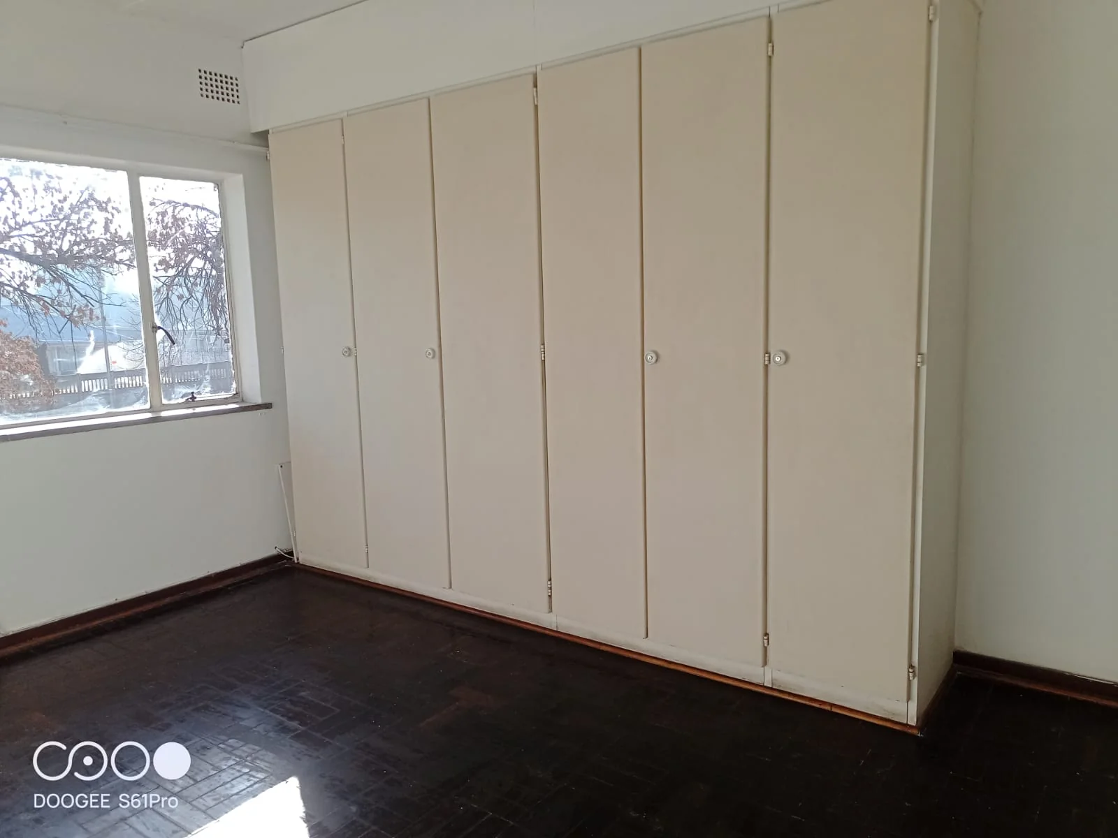 Sunny & secure 2 bedroomed Apartment for sale in Three Rivers.