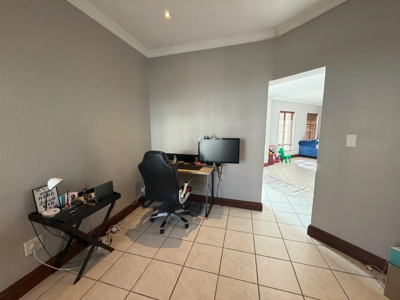 NEW IN THE MARKET ........ FREE STANDING INSIDE A SECURITY ESTATE!