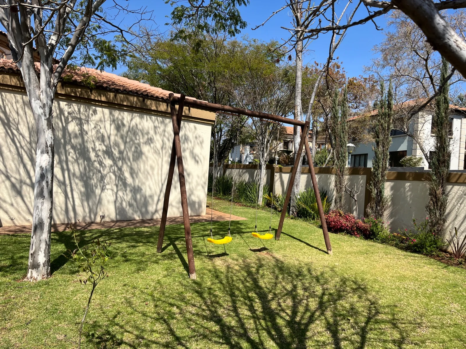 NEW IN THE MARKET ........ FREE STANDING INSIDE A SECURITY ESTATE!