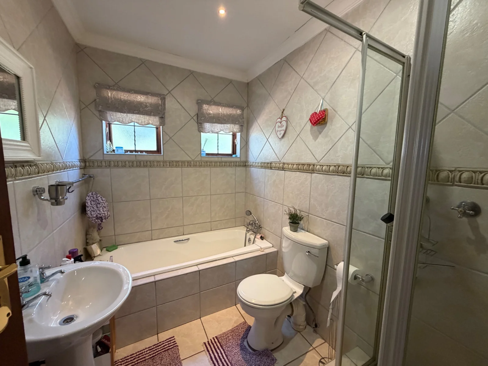 NEW IN THE MARKET ........ FREE STANDING INSIDE A SECURITY ESTATE!