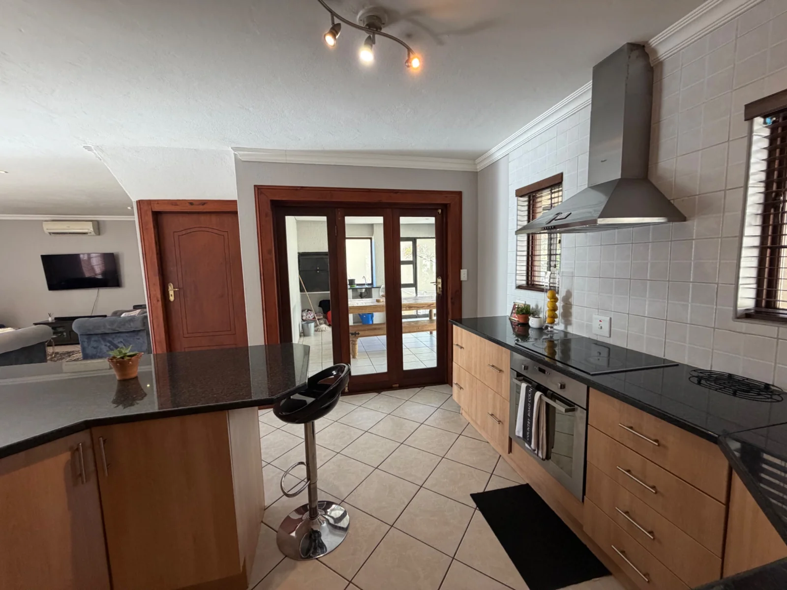 NEW IN THE MARKET ........ FREE STANDING INSIDE A SECURITY ESTATE!