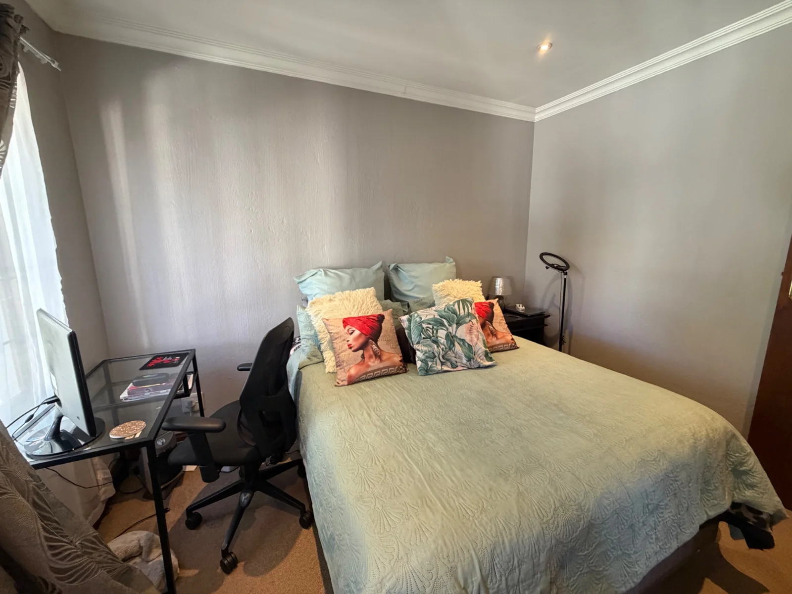 NEW IN THE MARKET ........ FREE STANDING INSIDE A SECURITY ESTATE!