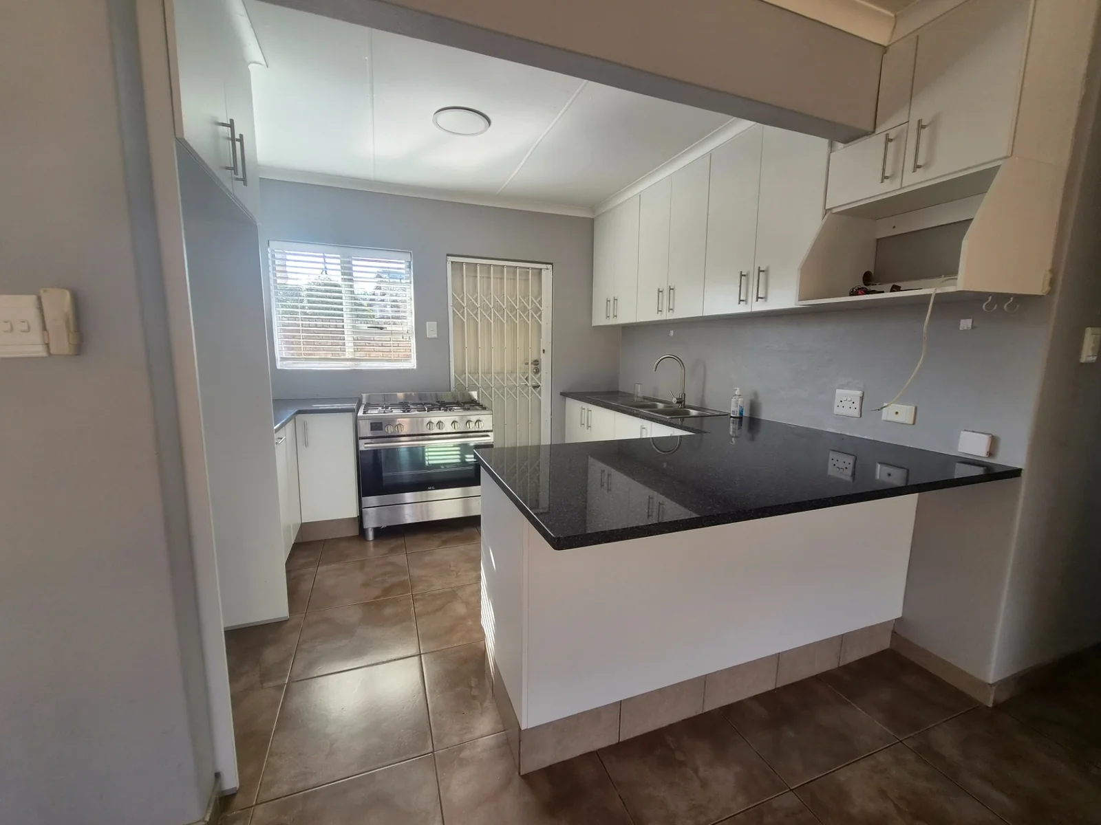 Modern, move-in-ready 3 bedroomed home in Nyala Park