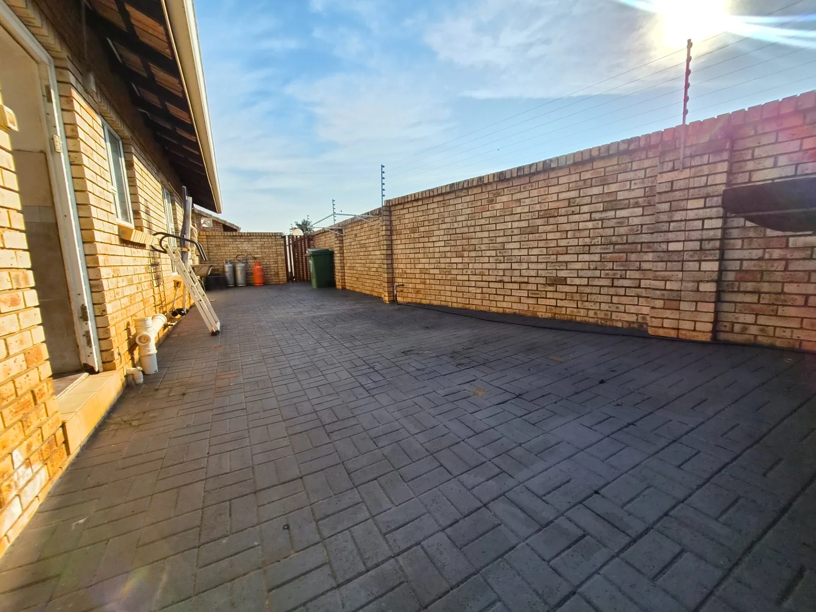 Modern, move-in-ready 3 bedroomed home in Nyala Park
