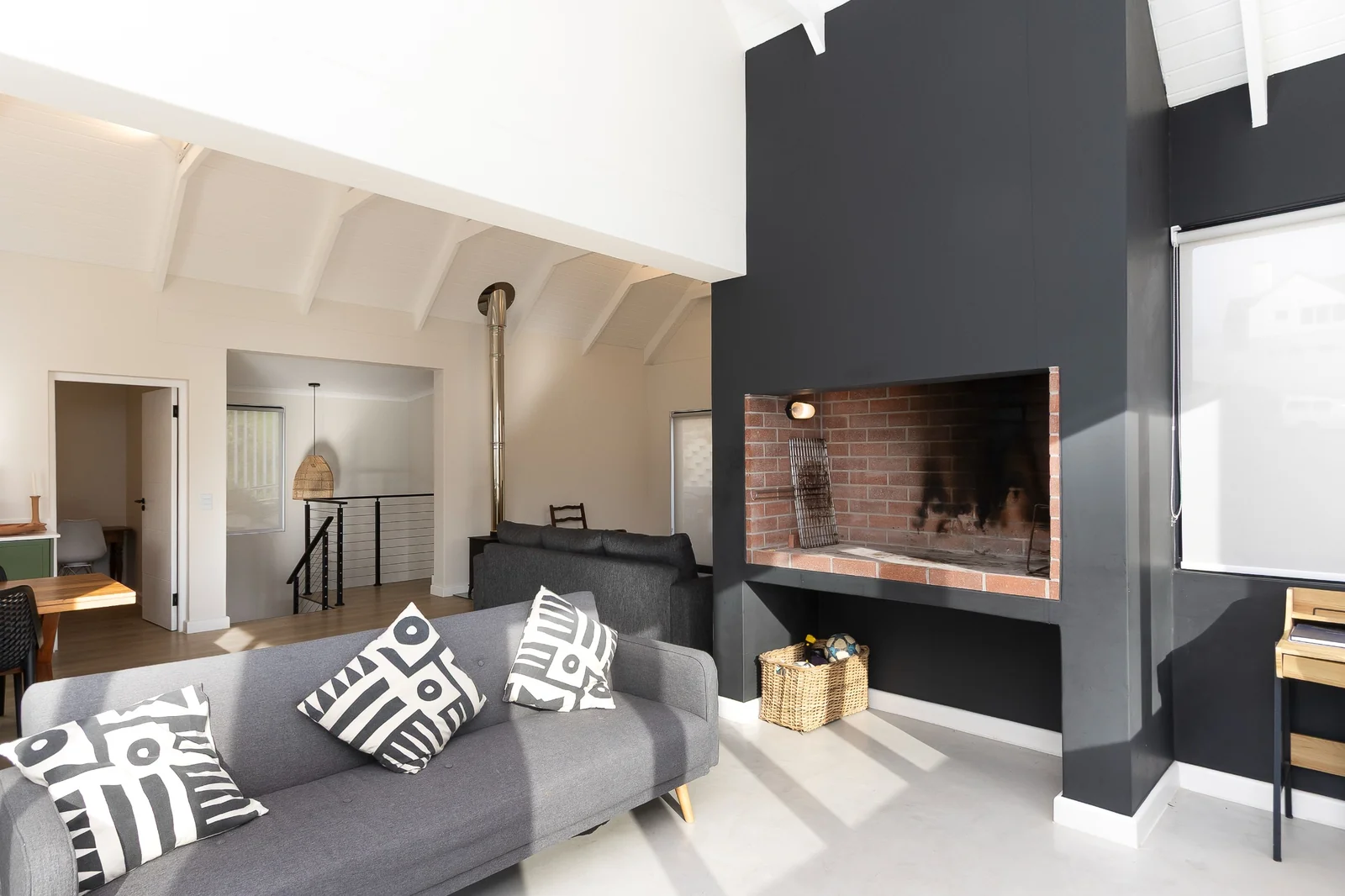 Spectacular Mountain Views in La Roche Estate