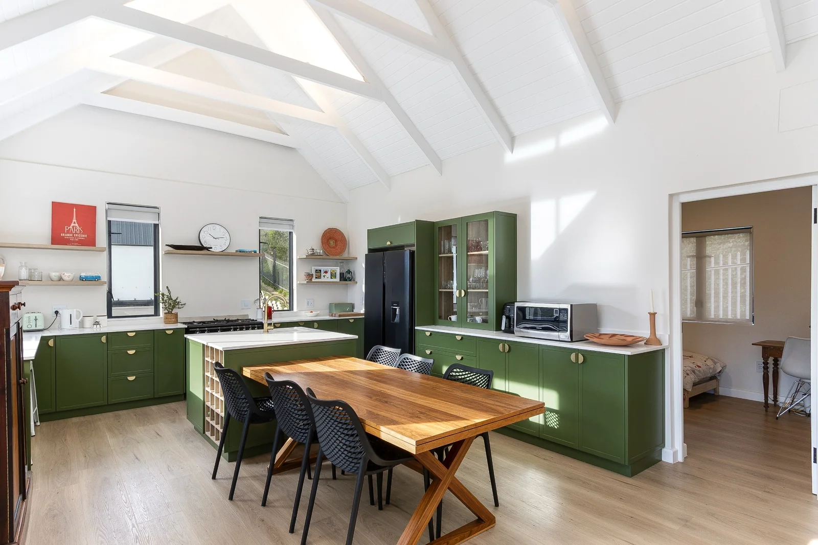 Spectacular Mountain Views in La Roche Estate