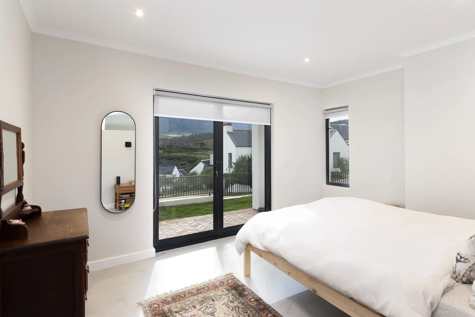 Spectacular Mountain Views in La Roche Estate