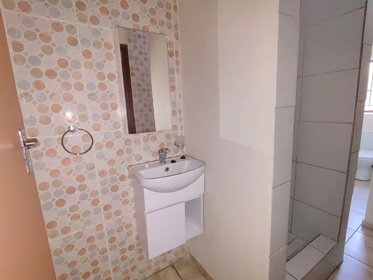 2 Bedroom Simplex for Rent in Rusteburg Central