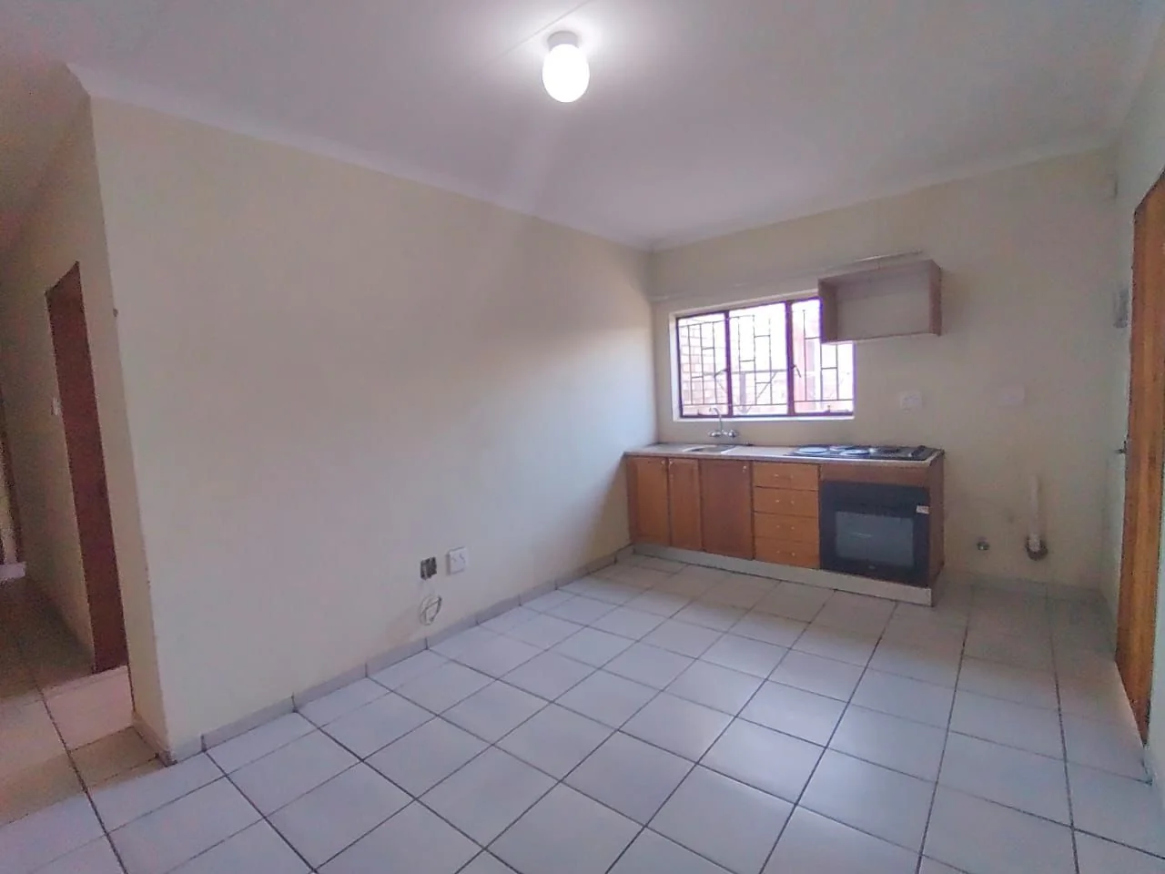 2 Bedroom Simplex for Rent in Rusteburg Central