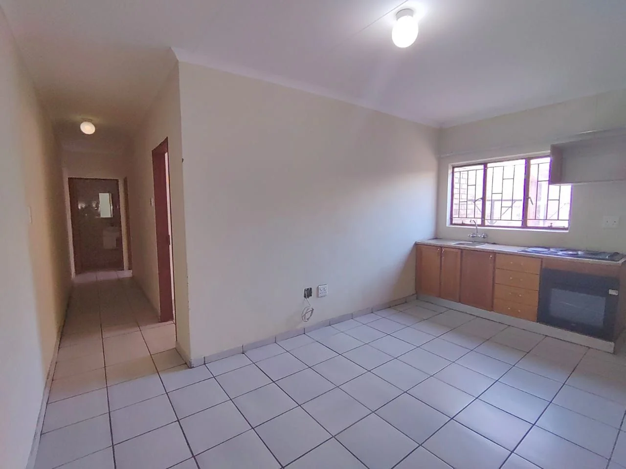 2 Bedroom Simplex for Rent in Rusteburg Central