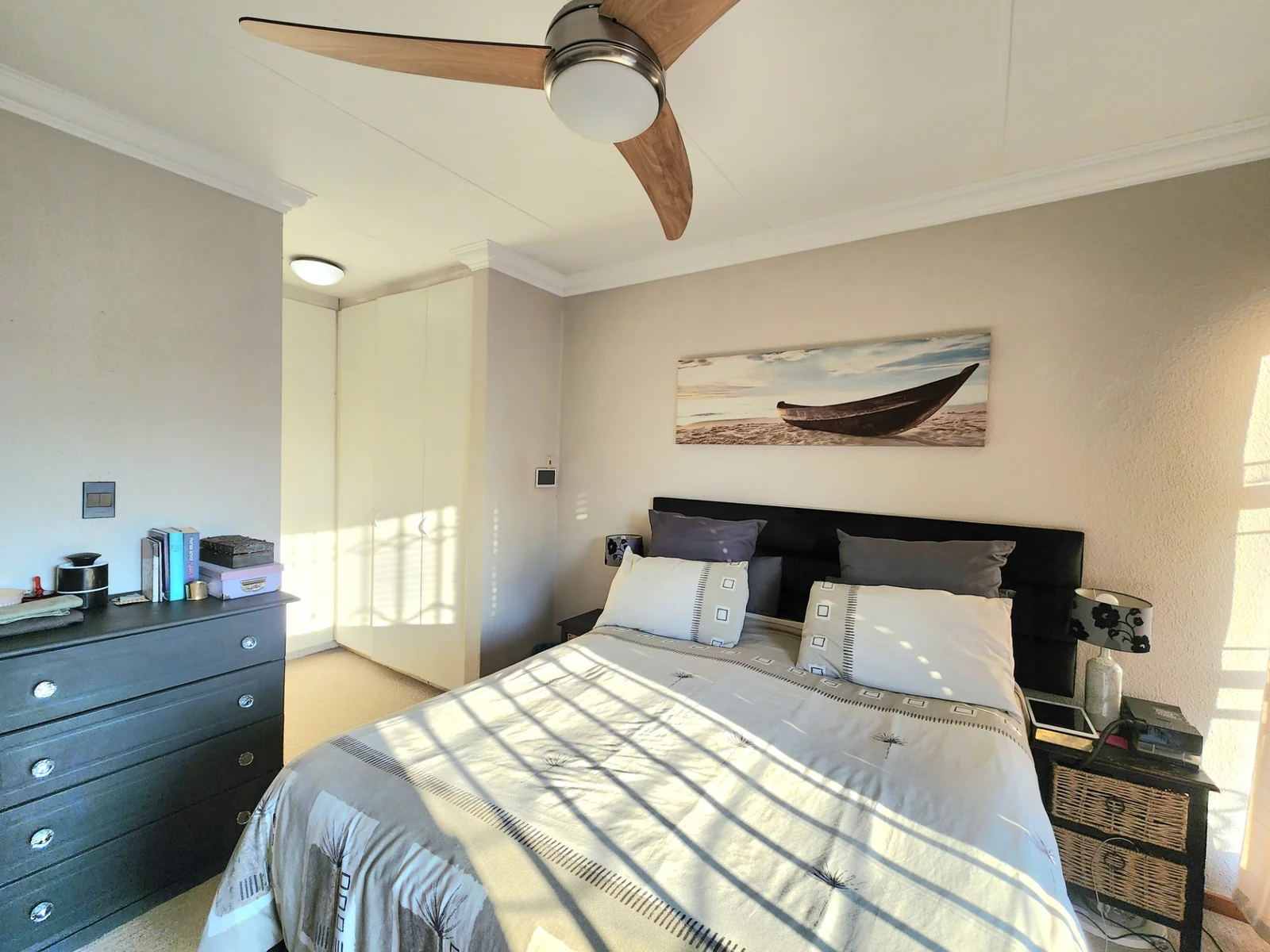 Stylish Full Title Family Home in an Exclusive Pomona Complex<br/>