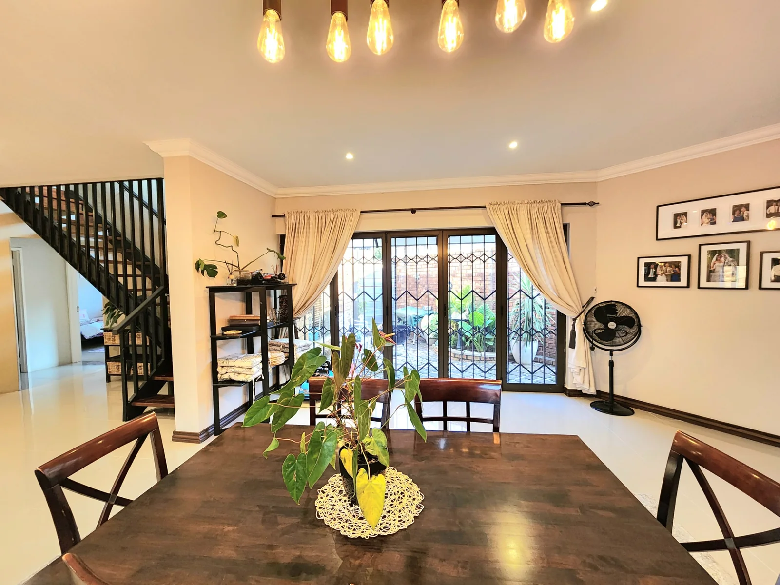 Stylish Full Title Family Home in an Exclusive Pomona Complex<br/>