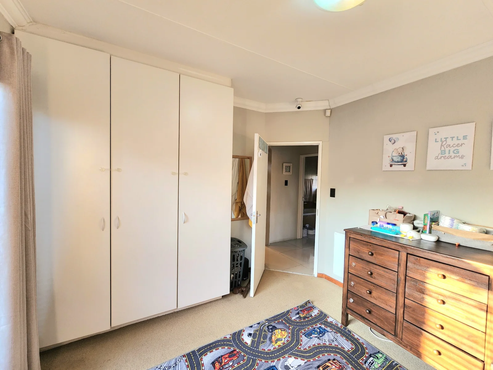 Stylish Full Title Family Home in an Exclusive Pomona Complex<br/>