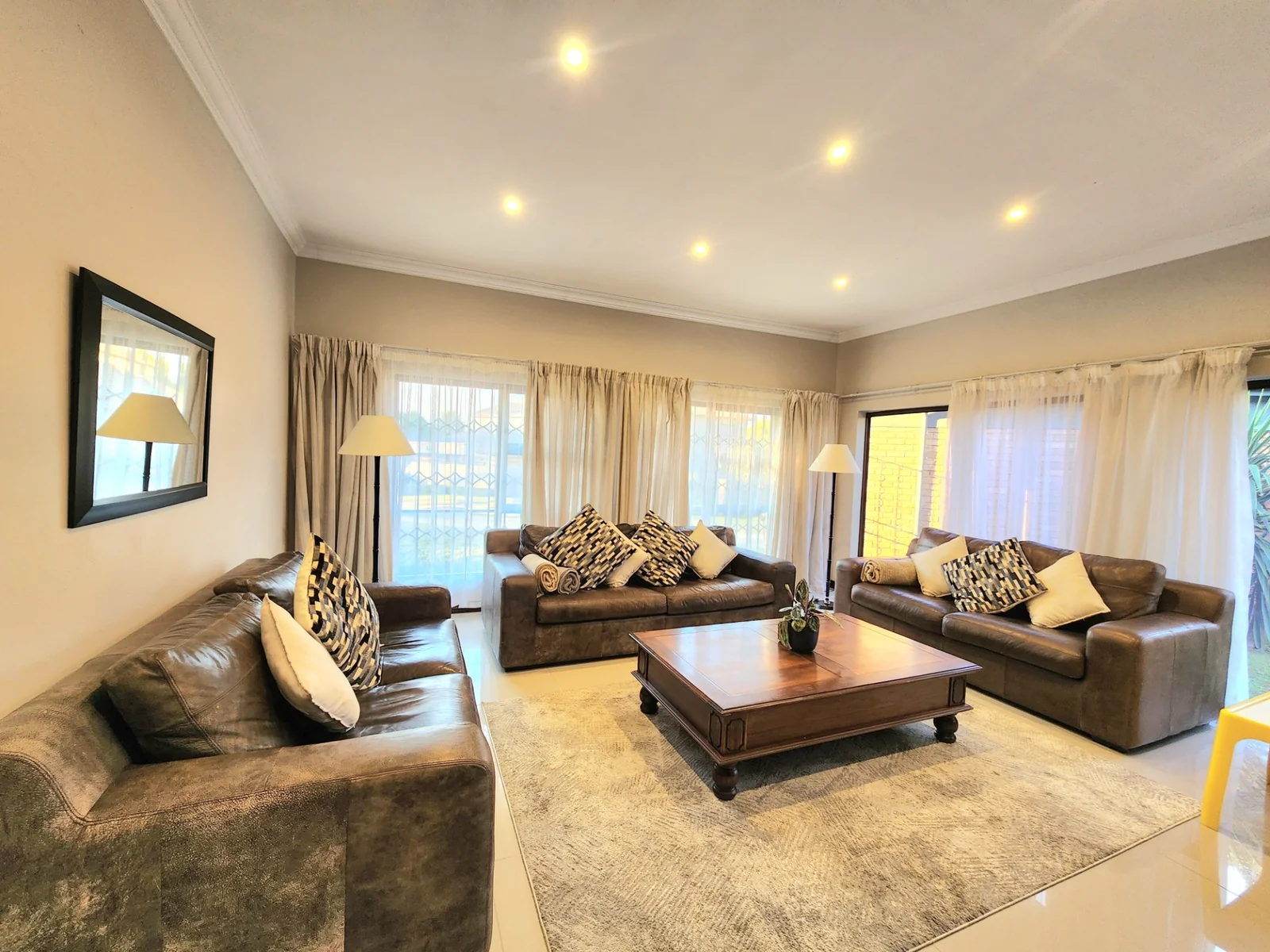 Stylish Full Title Family Home in an Exclusive Pomona Complex<br/>