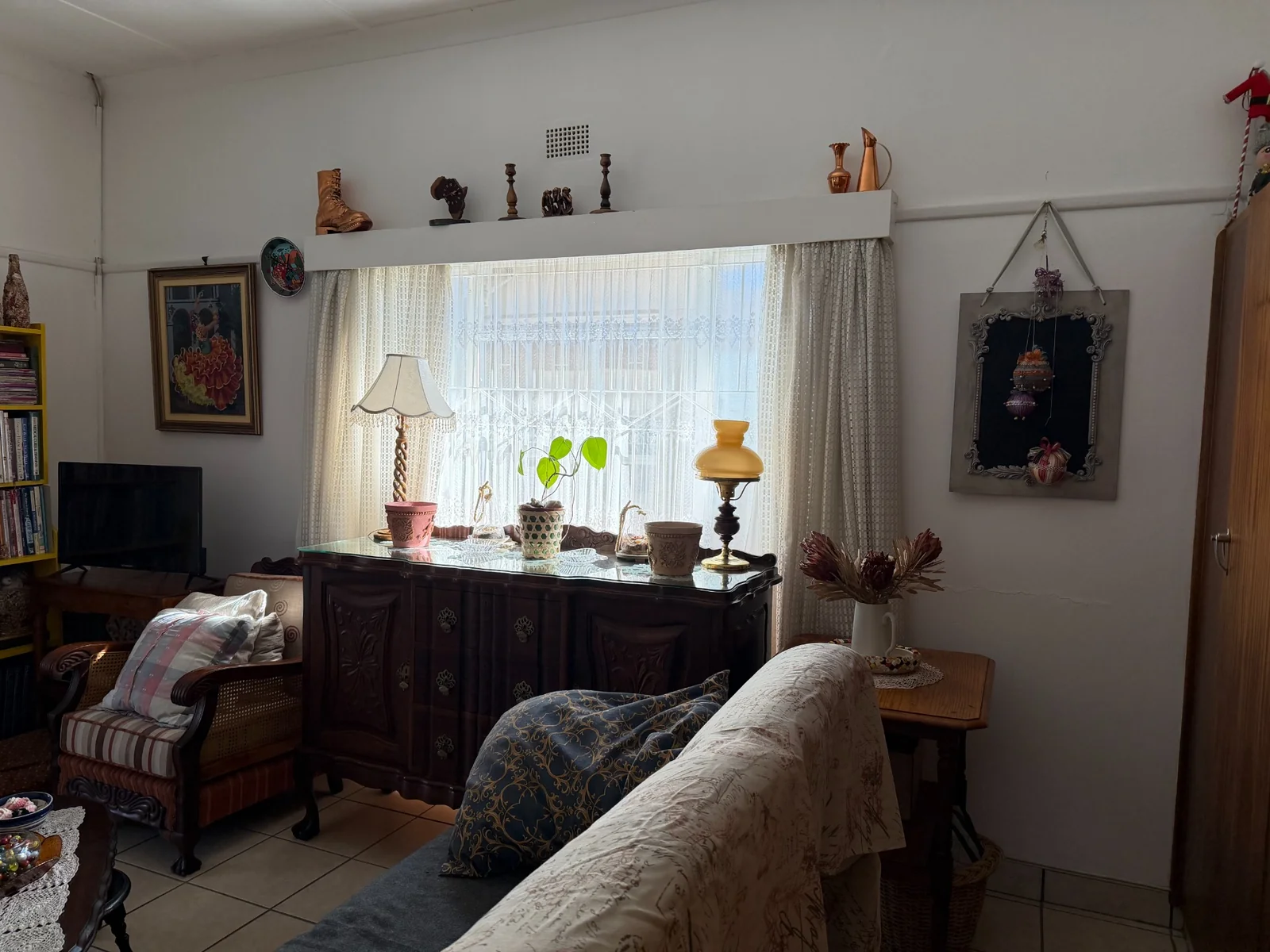 Sub-divided Dan Pienaar Property with Flatlet Exceptional Value, Priced to Sell