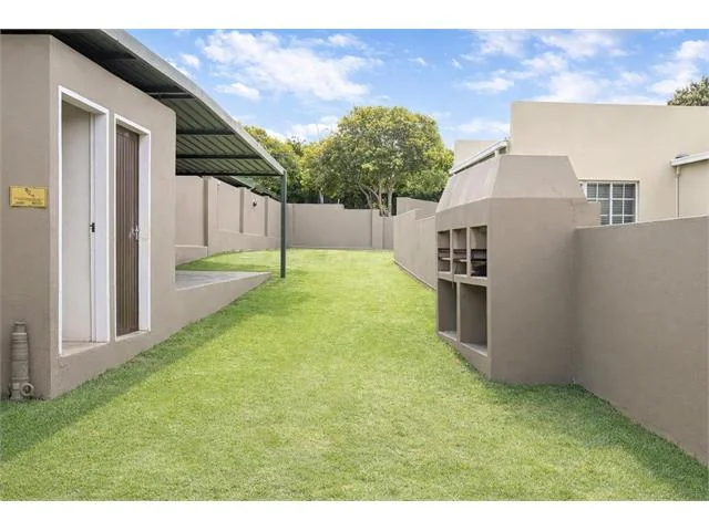 Spacious 1 Bed,1 Bath Apartment for Sale in Radiokop.