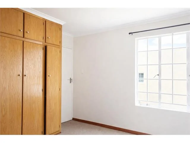 Spacious 1 Bed,1 Bath Apartment for Sale in Radiokop.