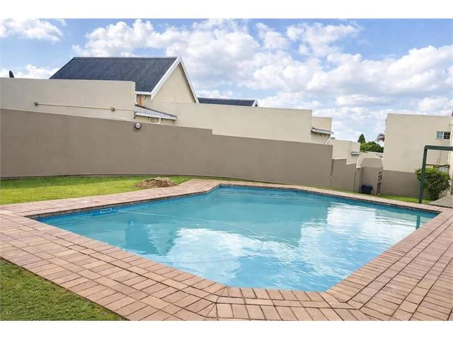 Spacious 1 Bed,1 Bath Apartment for Sale in Radiokop.