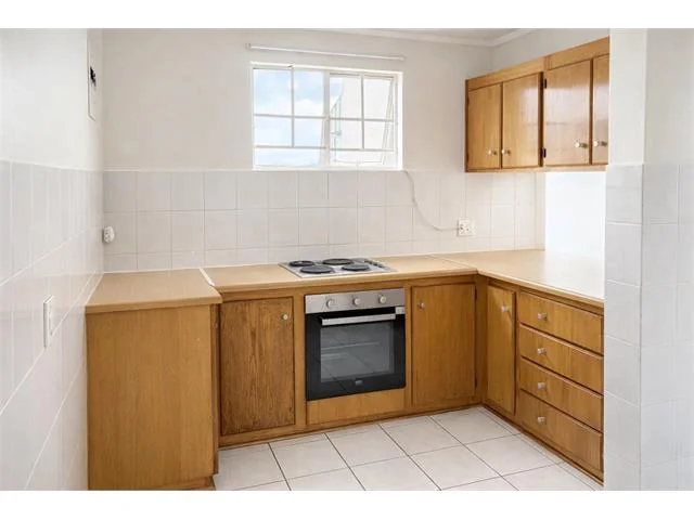 Spacious 1 Bed,1 Bath Apartment for Sale in Radiokop.