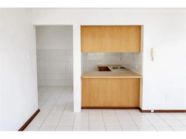 Spacious 1 Bed,1 Bath Apartment for Sale in Radiokop.