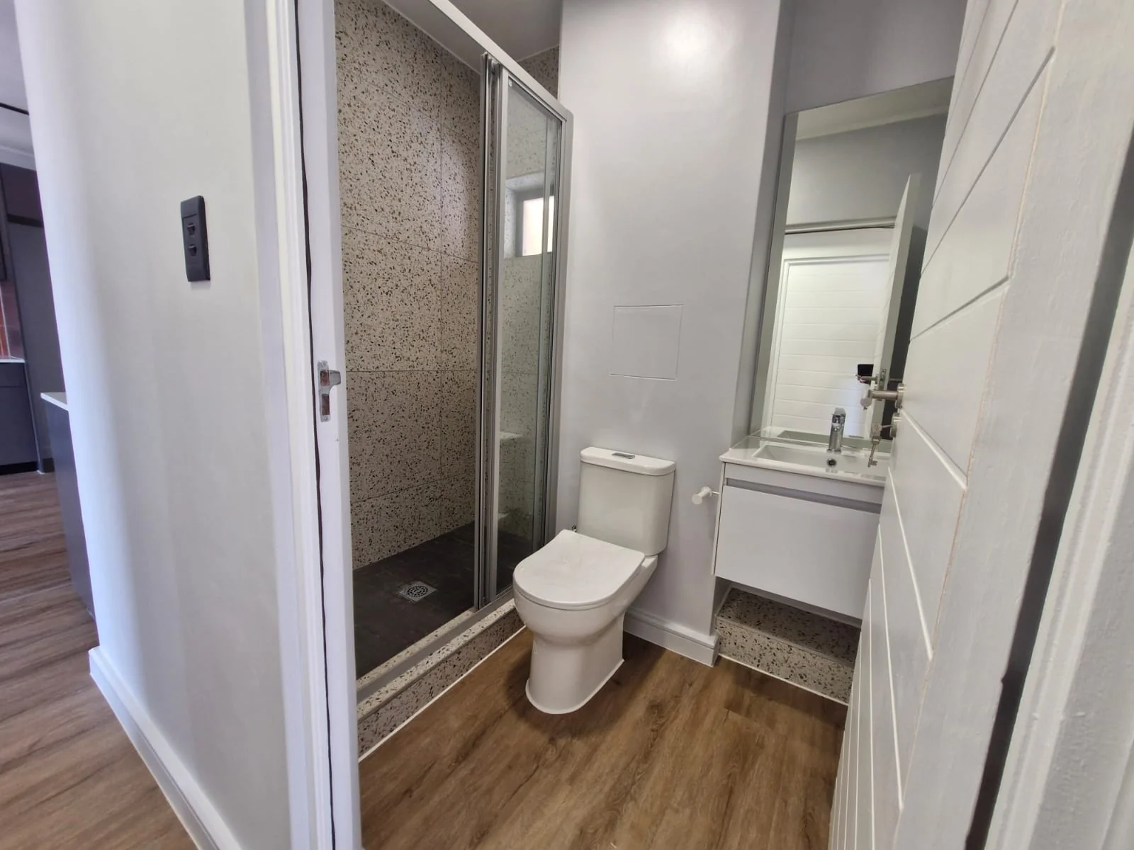 BRAND NEW 2 Bed and 2 Bath Apartment