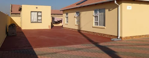 184 Magnolia, Azaadville Gardens, Krugersdorp