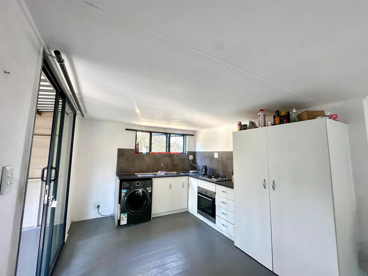 PET FRIENDLY COTTAGE WITH A PRIVATE GARDEN!