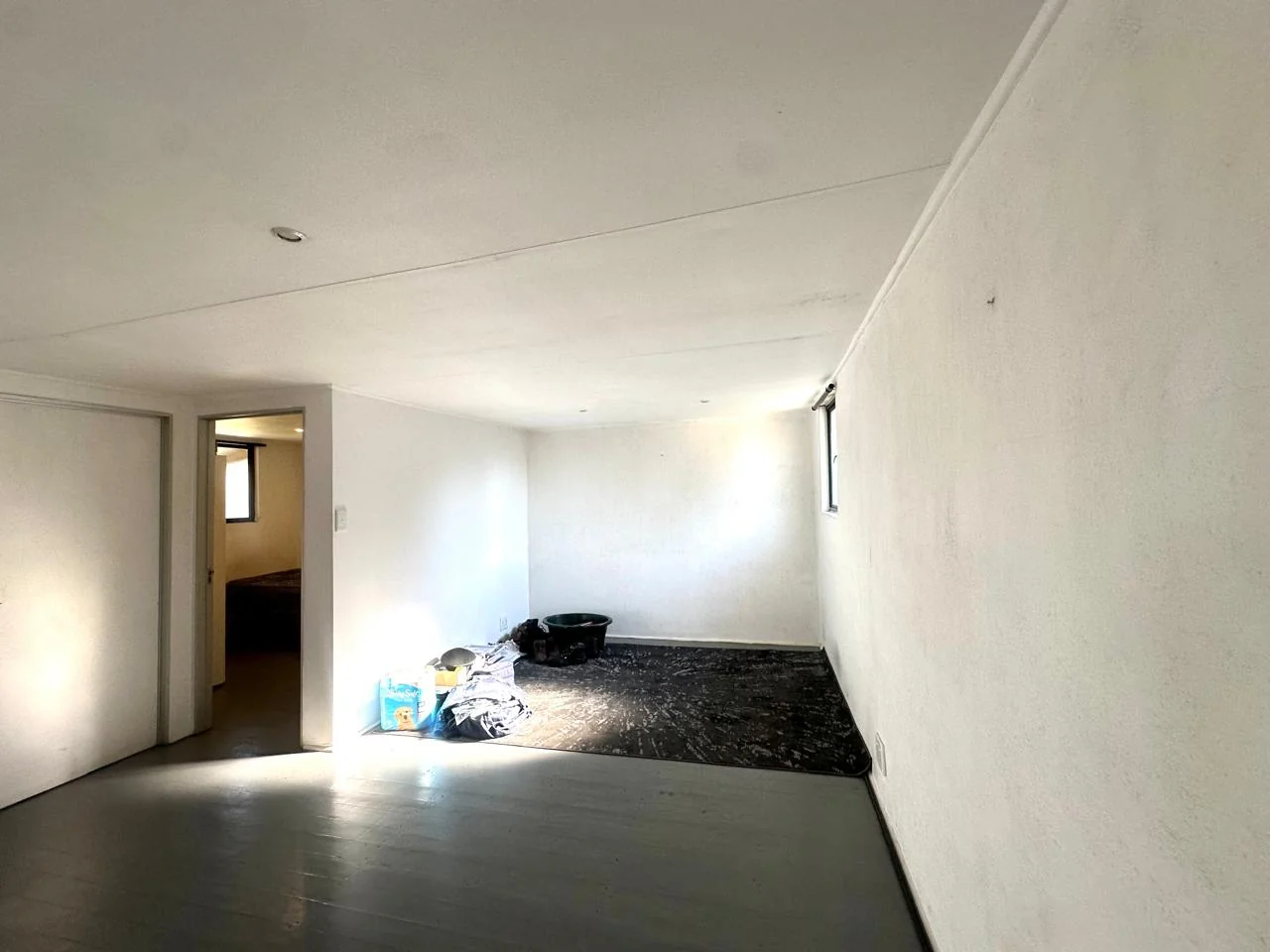 PET FRIENDLY COTTAGE WITH A PRIVATE GARDEN!