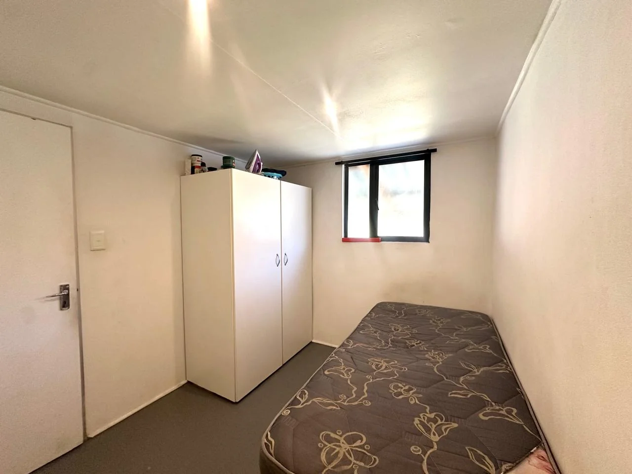 PET FRIENDLY COTTAGE WITH A PRIVATE GARDEN!