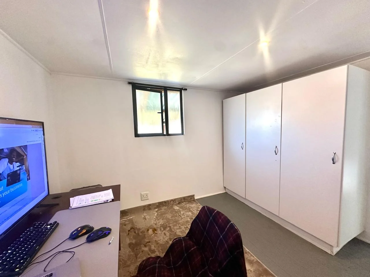 PET FRIENDLY COTTAGE WITH A PRIVATE GARDEN!