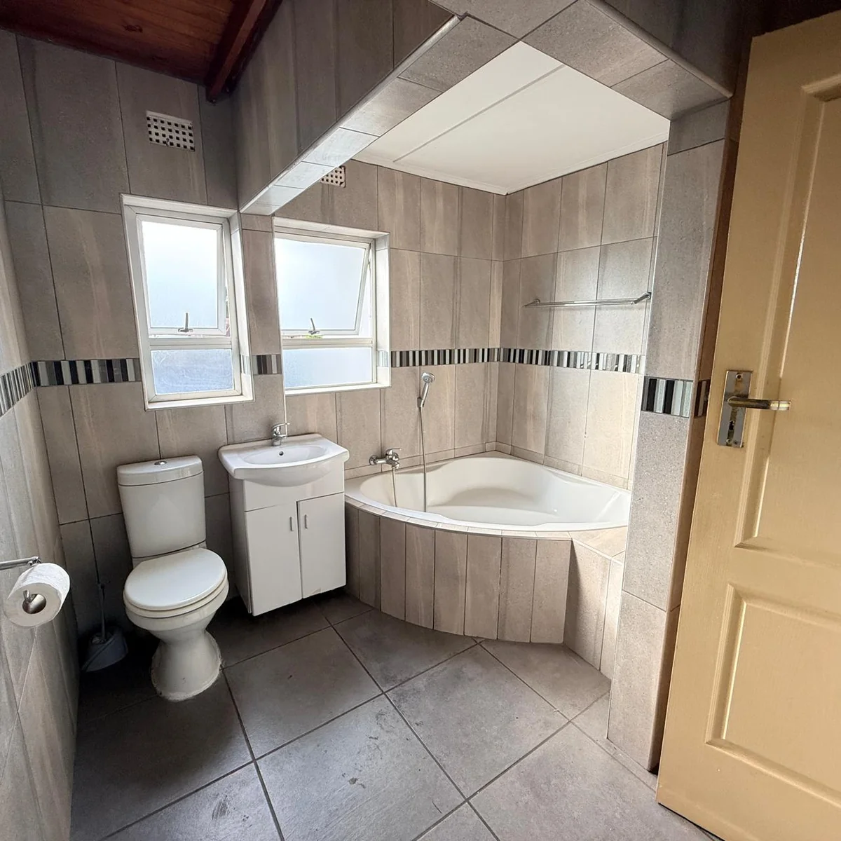 3-Bedroom Duplex with Private Pool in Meerensee