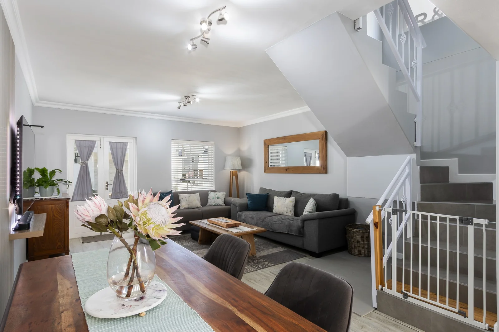 Move in Ready Modern Standalone home