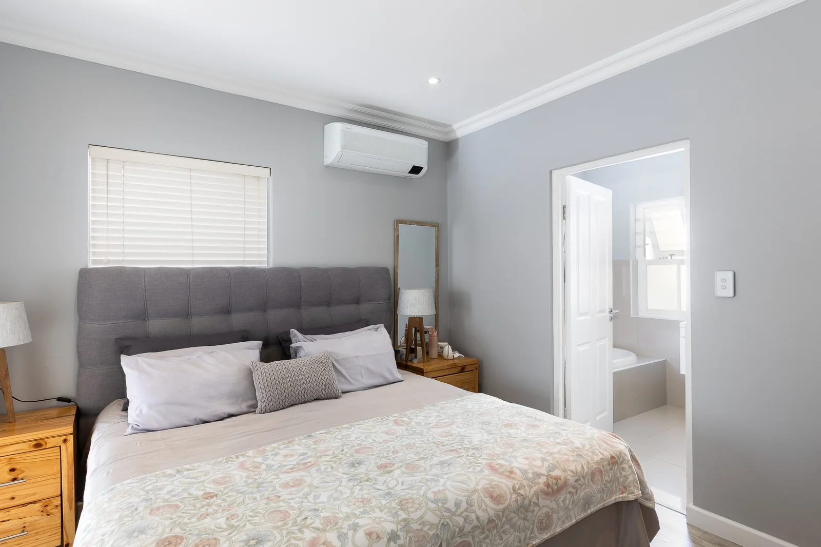 Move in Ready Modern Standalone home