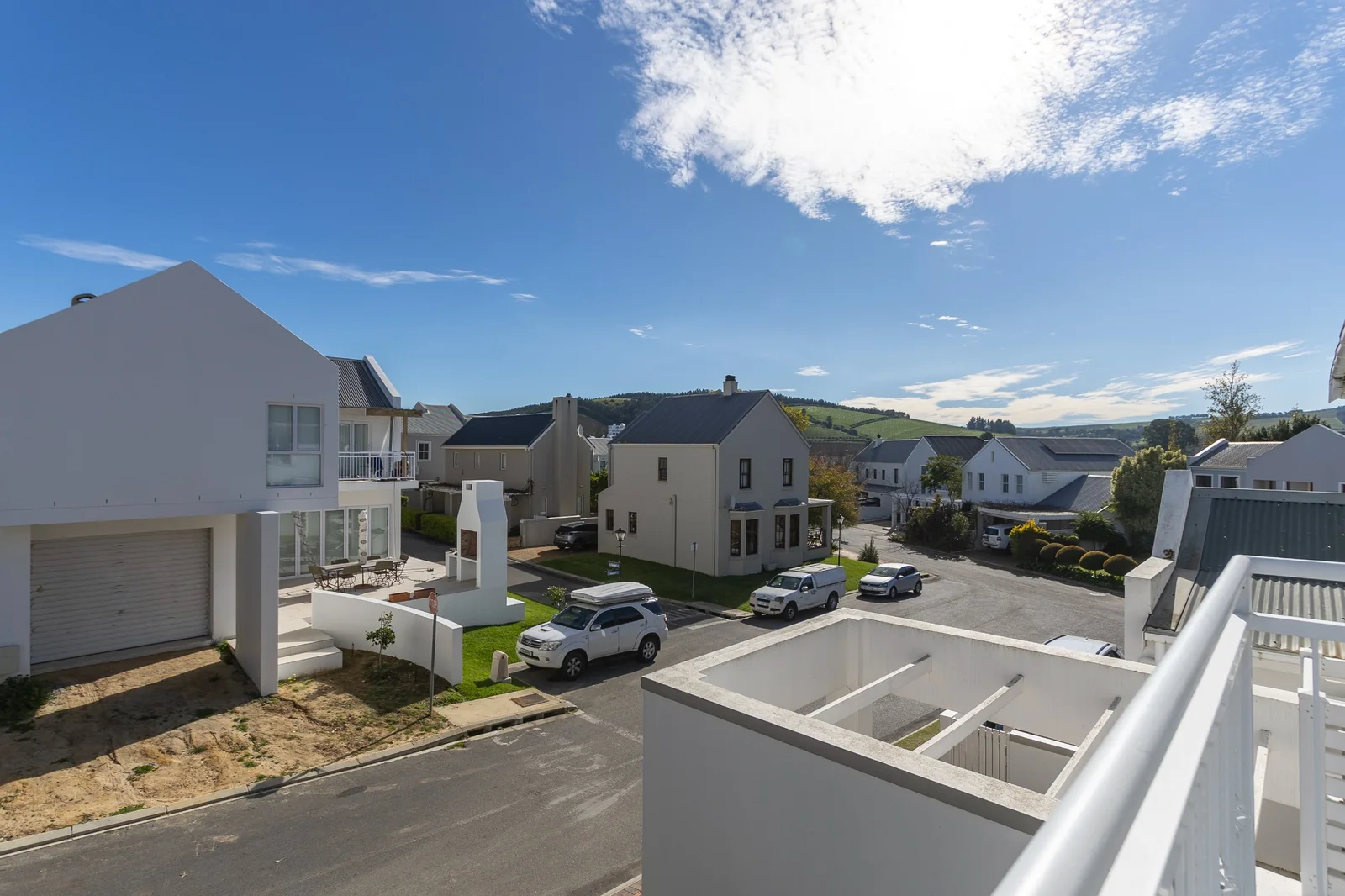 Move in Ready Modern Standalone home