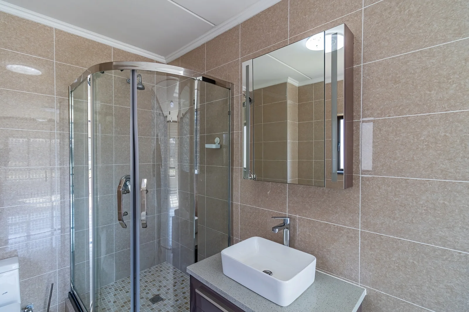 Three beds, Two Baths Modern property for sale in Carlswald