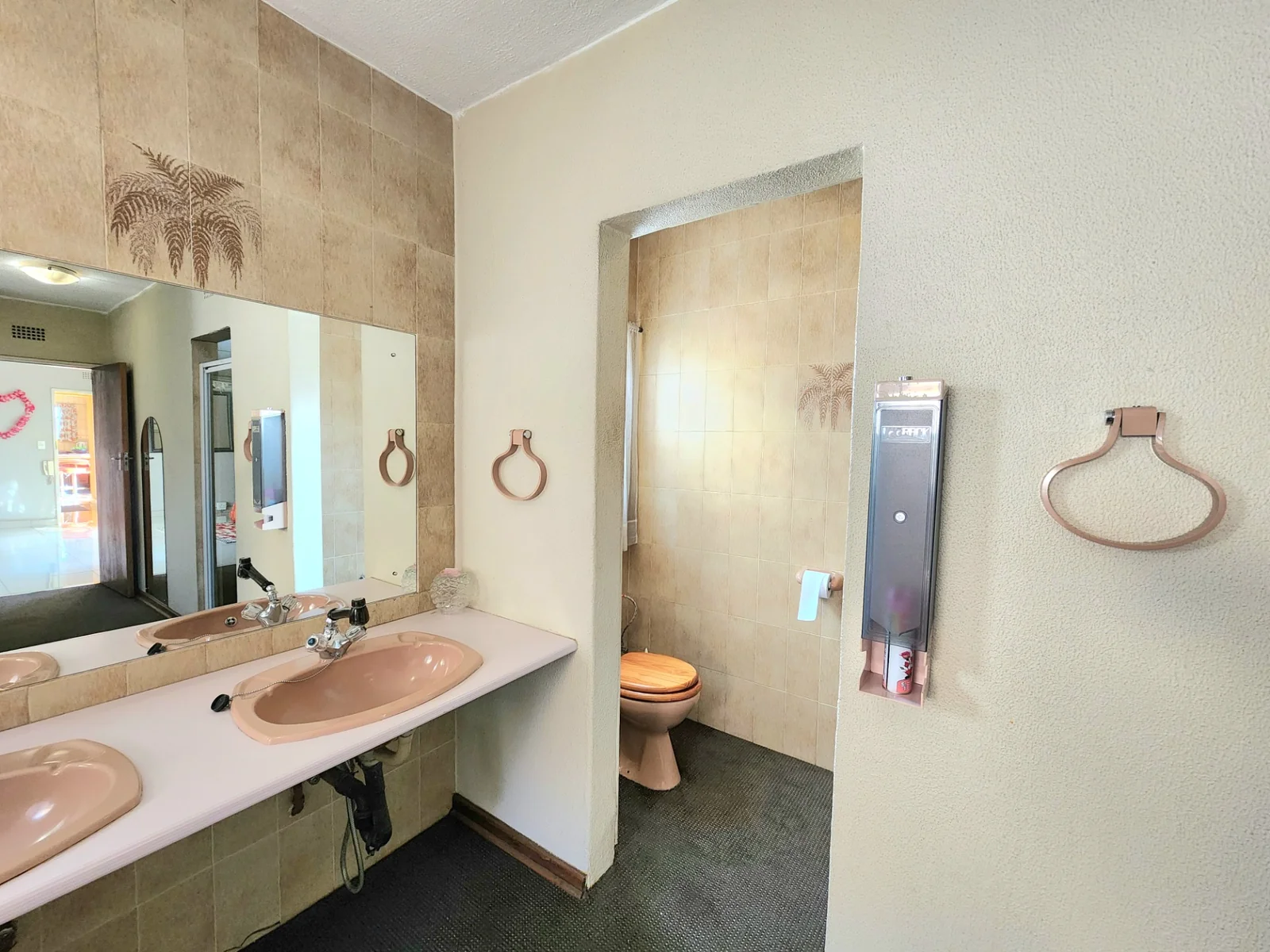 Investment Opportunity – 9-Room Guest House in Secure Lakefield Ext 21