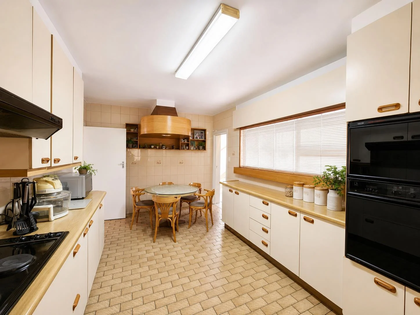 Spacious 5 Bedroom Property with Exceptional Potential in the Heart of Bardene