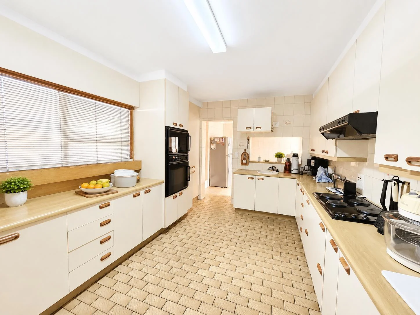 Spacious 5 Bedroom Property with Exceptional Potential in the Heart of Bardene